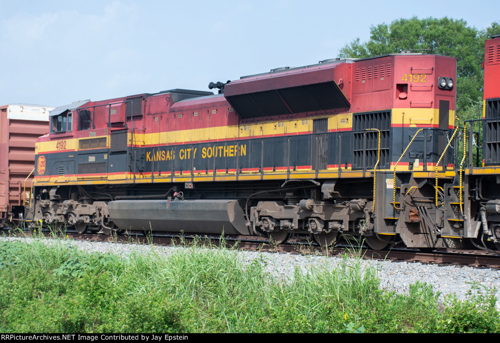 KCS 4192 is third out on a southbound manifest